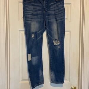 Signature Studio distressed stretch jeans